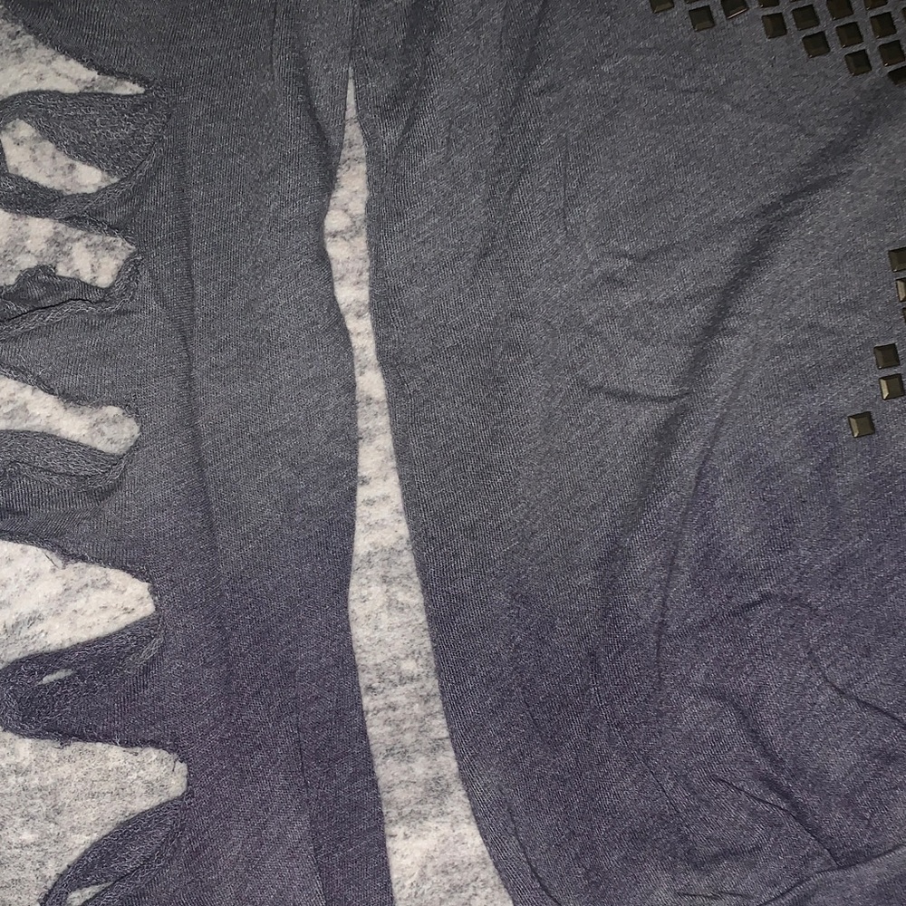 Y2K TPARTY DISTRESSED GRAYISH BLUE TOP WITH CUTOUT SLEEVES  AND GOLD STUDED STAR - Picture 5 of 11